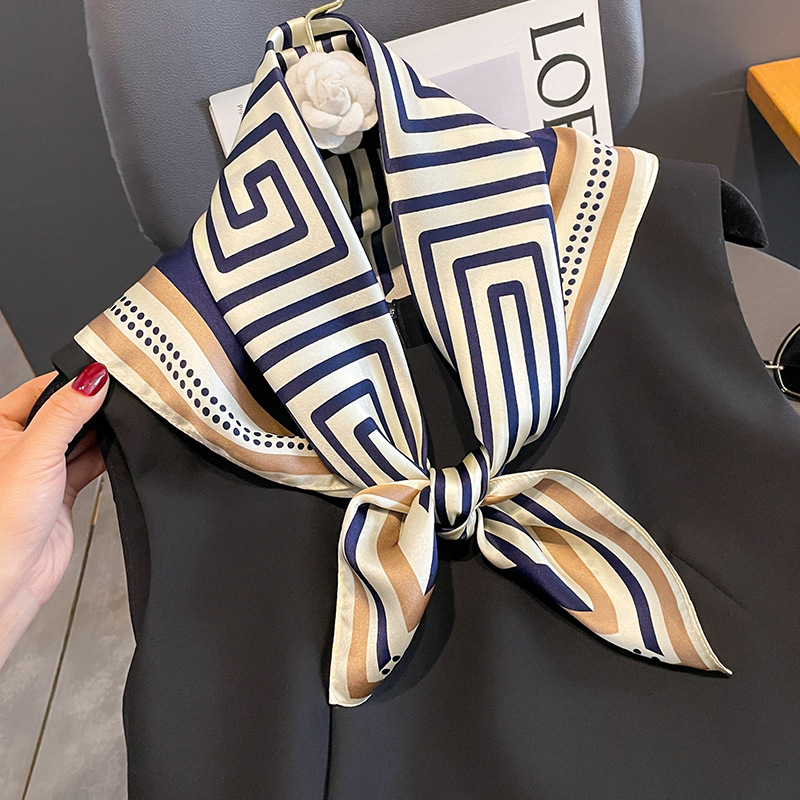 العلامة التجارية الفاخرة منديل - مراجعة Women Fashion Necktie وسعره