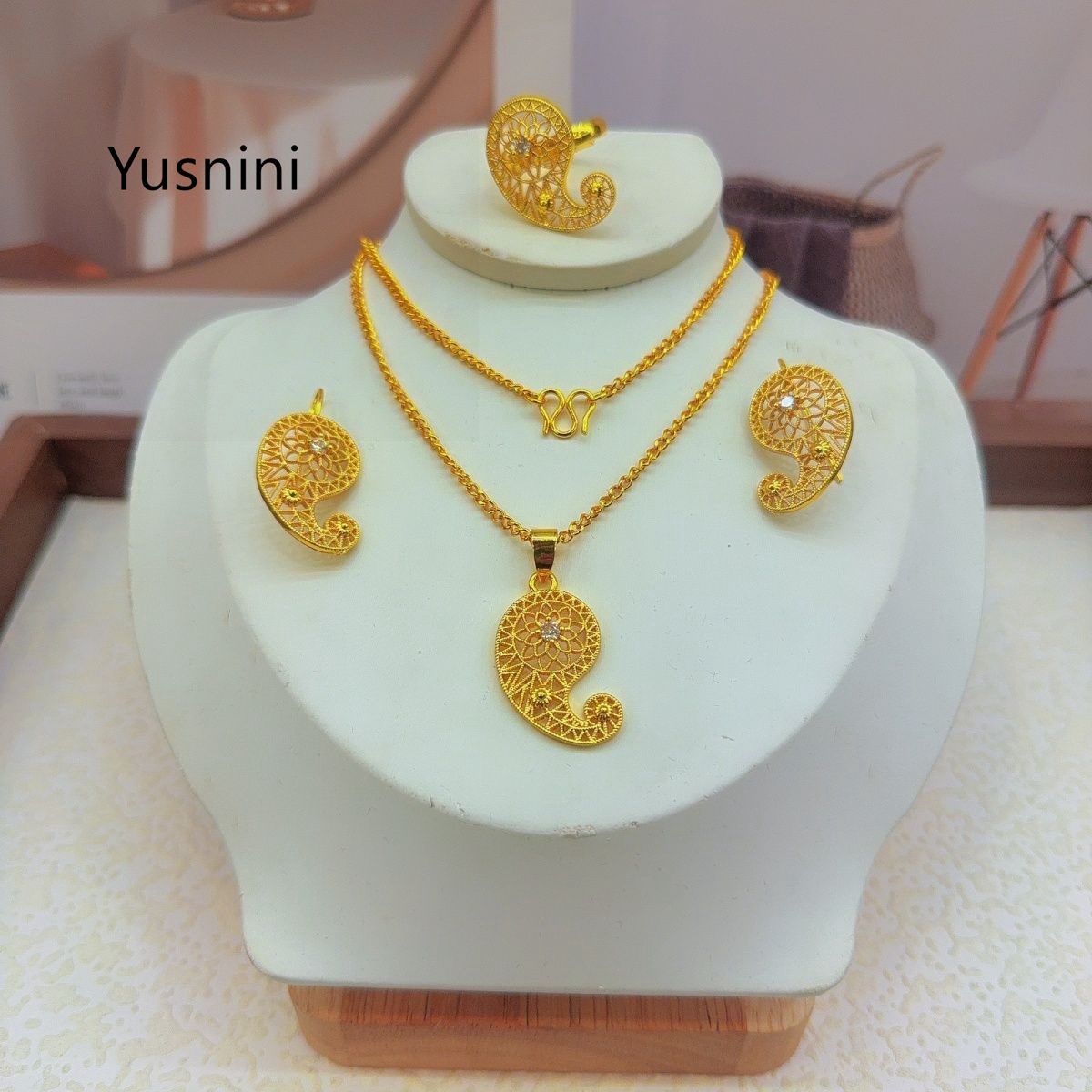 طقم مجوهرات دبي الجديد الفاخر  - مراجعة Women'S Fashion Rings Gold وسعره