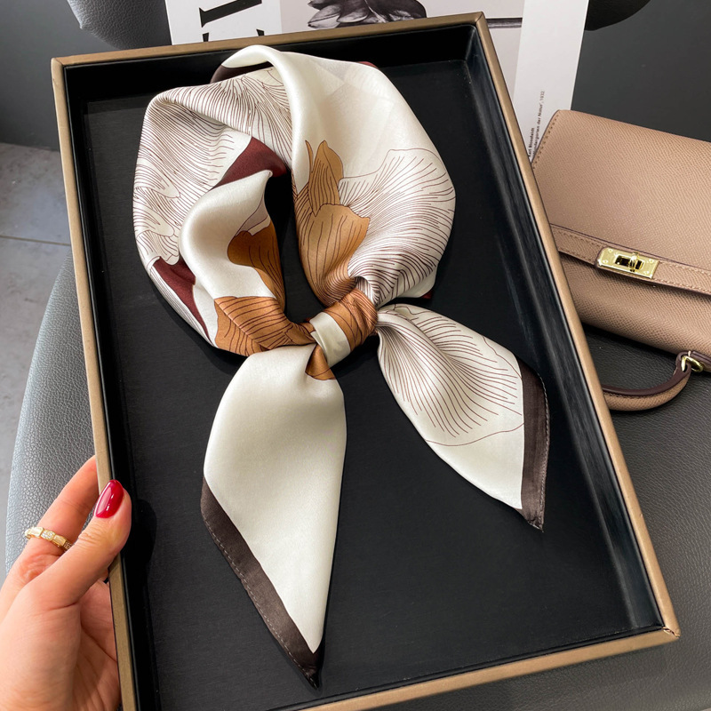 وشاح حريري مطبوع بتصميم للنساء - مراجعة Women Fashion Necktie وسعره