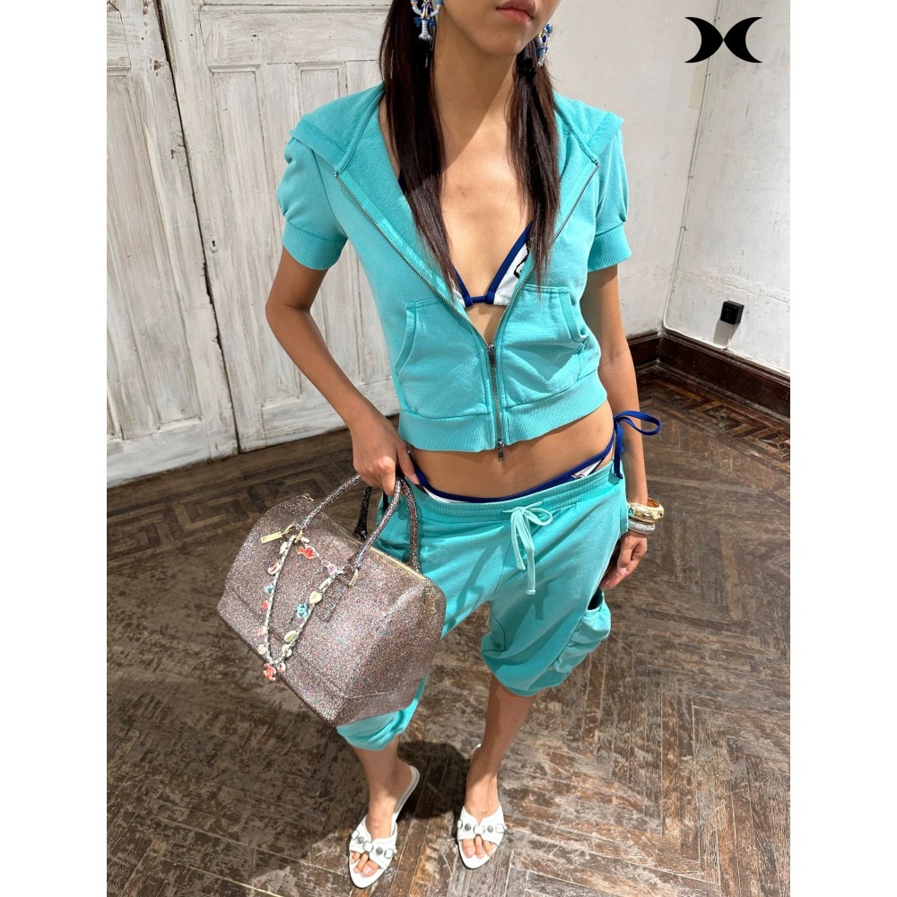 طقم رياضي عصري بلون موحد على ط - مراجعة Women Fashion Style وسعره
